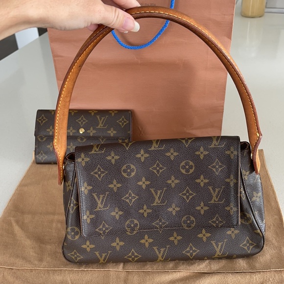 AUTHENTIC VINTAGE LOUIS VUITTON 90s 2000s Style Purse +wallet - Picture 2 of 16